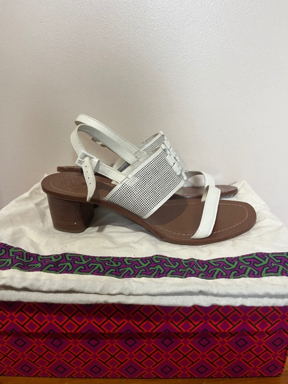 Tory Burch Perforated Laser Cut Lowell 2 White Ivory Sandals Size 8.5 Box Bag
